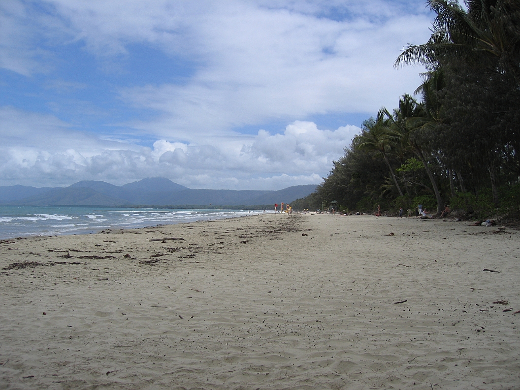 CairnsTC437 Port Douglas.jpg